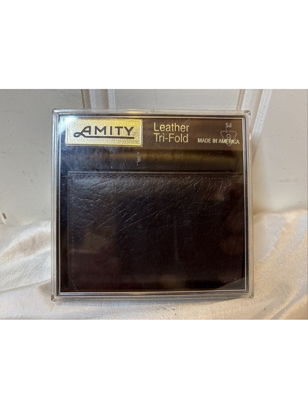 NEW, NIB, NOS Amity Tri-Fold Wallet Dark Brown Leather Made In America